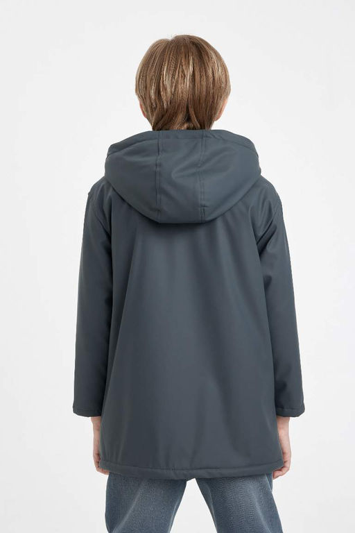 Водоотталкивающий плащ с плюшевой подкладкой и капюшоном для мальчиков - Defacto фото 6