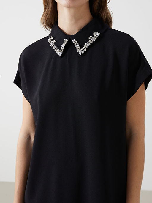 G?mlek Yaka Ta?l? Elbise