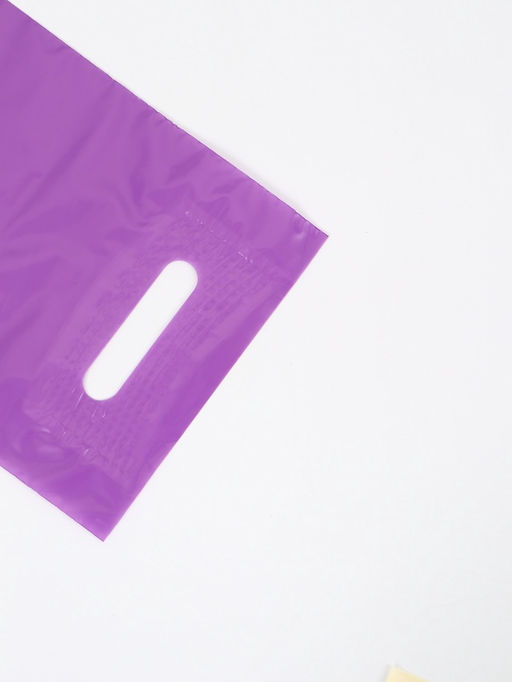 Цена за 50 шт. Пакет полиэтиленовый с вырубной ручкой, фиолетовый 20×30 см, 50 мкм