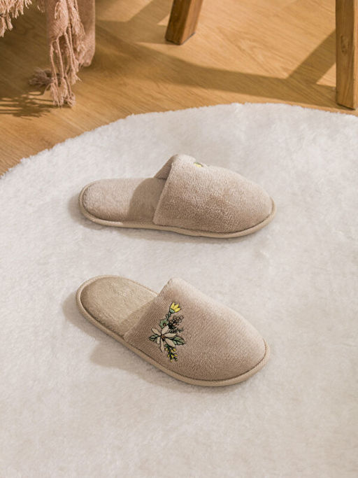 ?i?ek Nak??l? Kad?n Ev Terli?i