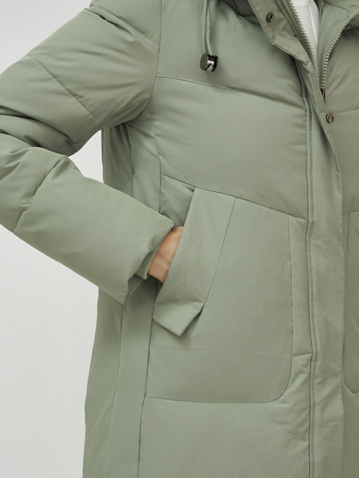 Куртка зимняя с капюшоном удлиненная стеганная зеленого цвета 9650Z - Mtforce фото 19