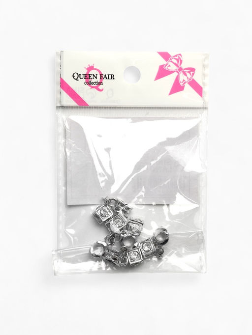 Цена за 5 шт. Шарм подвеска «Кубик», белый в серебре