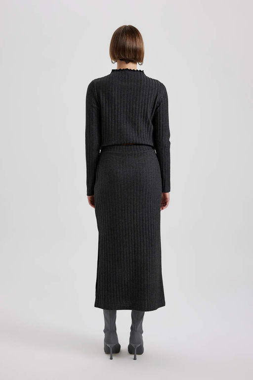 Облегающая футболка с полуводолазкой в рубчик и длинными рукавами - Defacto фото 6