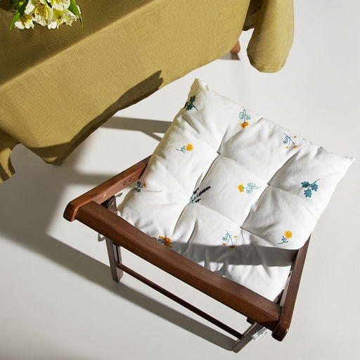 Подушка на стул Этель. Полевые цветочки, 42?42?7 см, белая