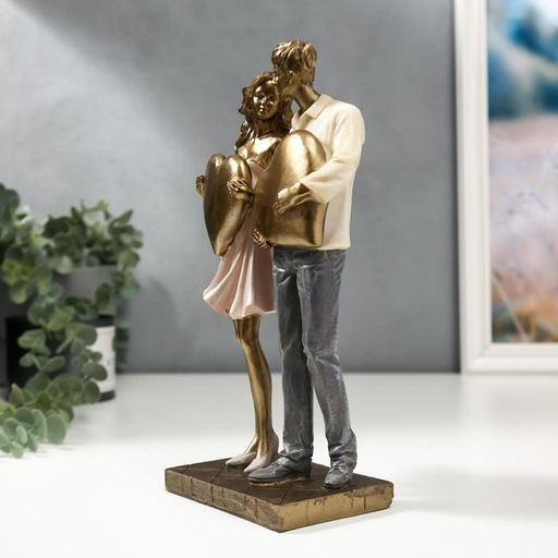 Фигурка полистоун «Влюблённая пара с сердцами», 25.5×8.5×15 см