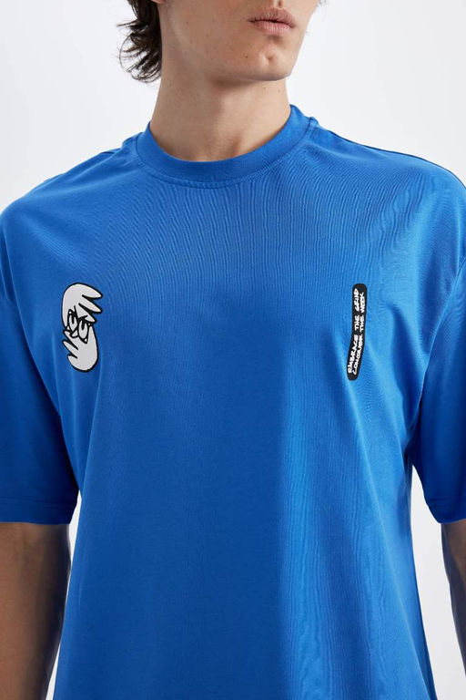 Футболка с коротким рукавом и круглым вырезом Comfort Fit с принтом на спине - Defacto фото 6