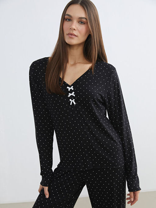 V Yaka Puantiyeli Kad?n Pijama Tak?m?