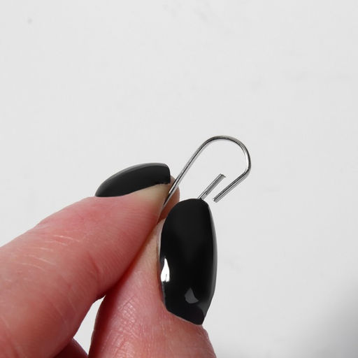 Цена за 200 шт. Карабин проволочный, железный, 25×8 мм, толщина - 1.5 мм, цвет серебряный