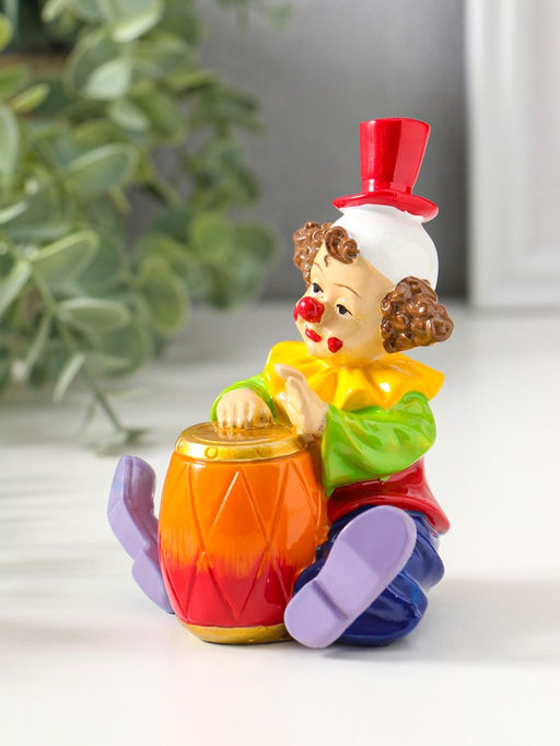 Сувенир полистоун "Клоун с играет на барабане" яркий разноцветный 11 см