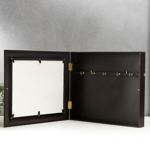 Ключница настенная «Секрет отношений», панно декоративное, венге, 26.5×31.5×4.5 см