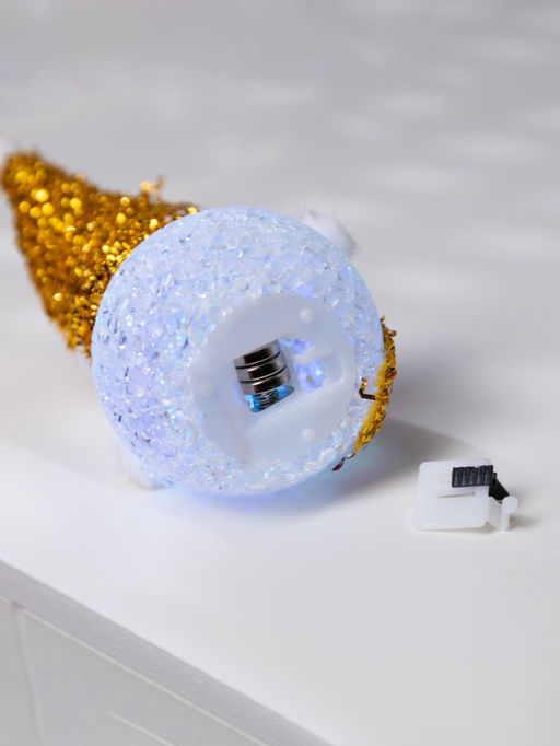Ёлочная игрушка «Золотистый снеговичок», 8 см, 1 LED, от батареек AG13×3, свечение мульти (RGB)