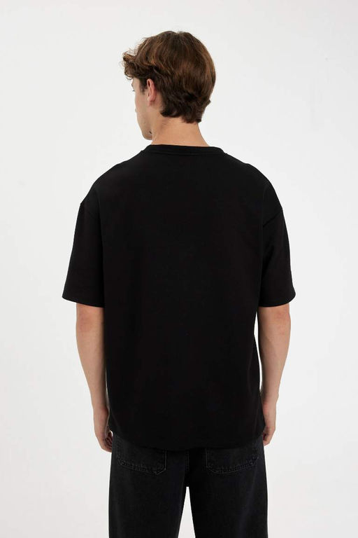 Удобная футболка с короткими рукавами из плотной ткани с круглым вырезом и принтом - Defacto фото 6