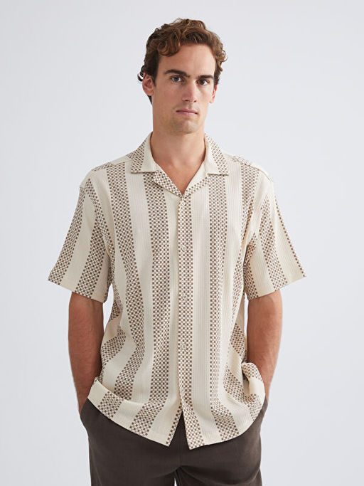 Regular Fit Resort Yaka K?sa Kollu ?izgili Erkek G?mlek