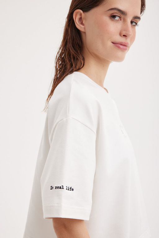 Футболка укороченная из плотного трикотажа "Белая" женская