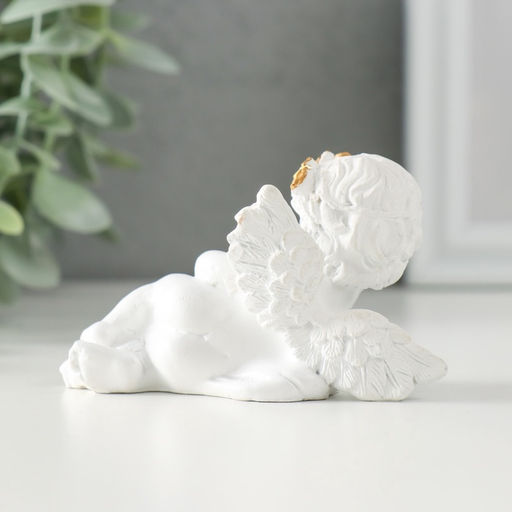 Фигурка полистоун Белоснежный ангел обнимает сердечко с узорами, 9?4.5?5 см